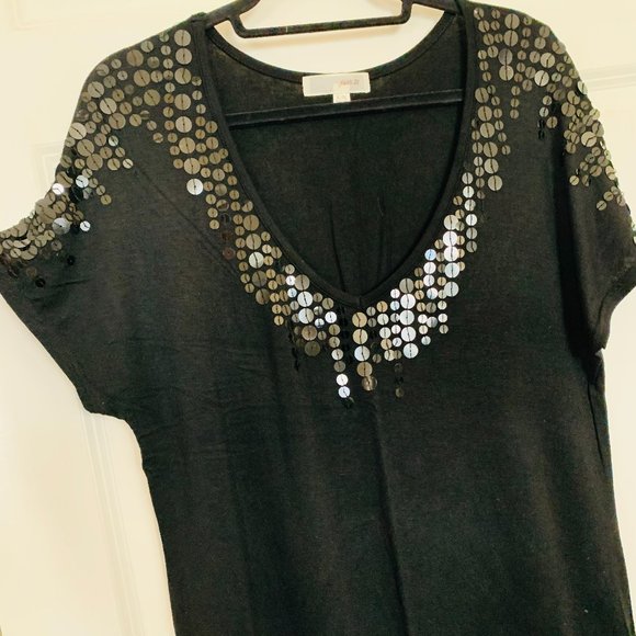 ✨ Forever 21 Sequin Outlined V-Neck Top - Picture 1 of 10